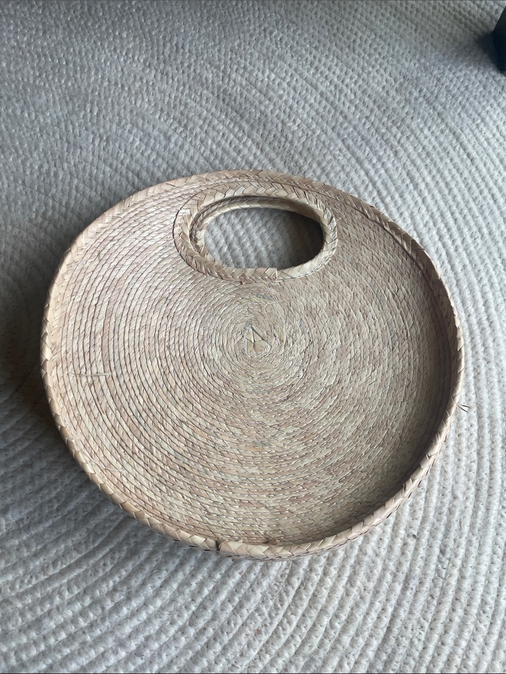 Straw woven circle bag